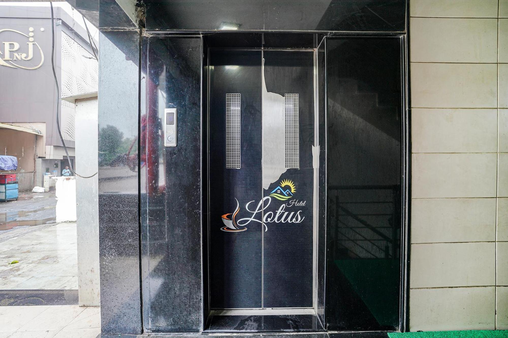 Fabhotel Lotus I Surat Exterior foto